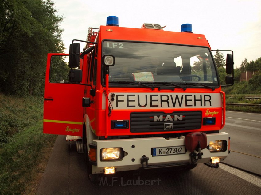 LKW verliert Diesel A 3 Rich Frankfurt AD Heumar P076.JPG
